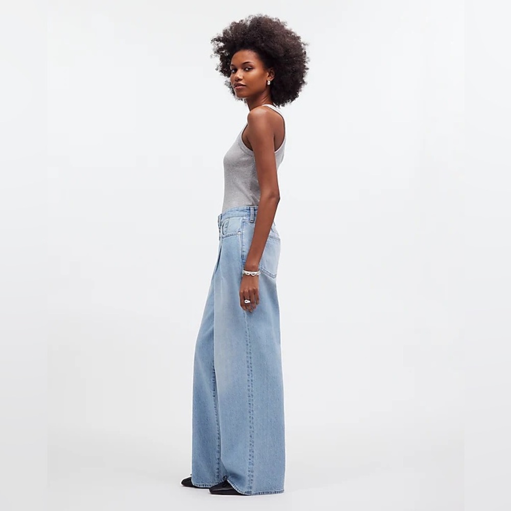 NWT Madewell Superwide-Leg Jeans in Cather Wash: Button-Front Edition - 25 - Picture 3 of 11